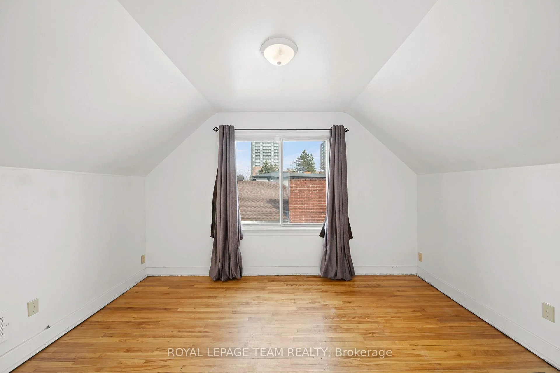 Photo 22 of 1123 Secord Avenue, Ottawa, Billings Bridge — HOMEH