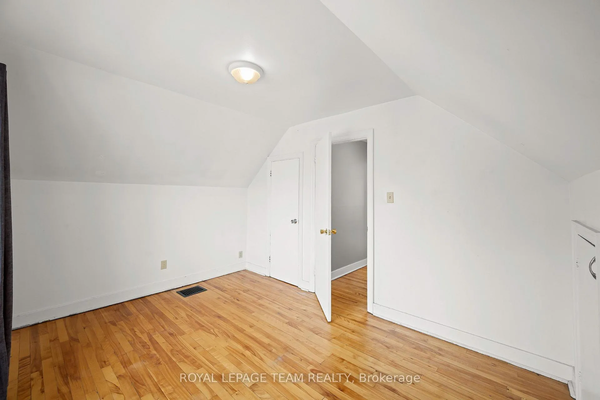 Photo 24 of 1123 Secord Avenue, Ottawa, Billings Bridge — HOMEH