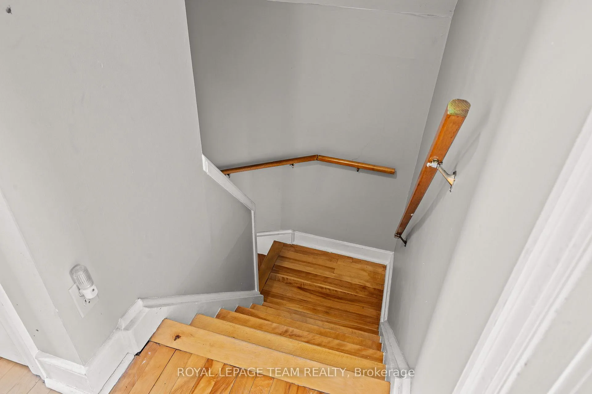 Photo 28 of 1123 Secord Avenue, Ottawa, Billings Bridge — HOMEH
