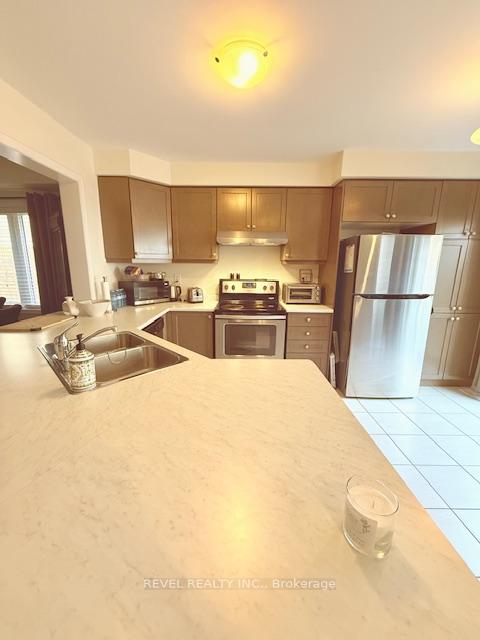Photo 4 of 104 Mcmonies Drive, Hamilton, Waterdown — HOMEH
