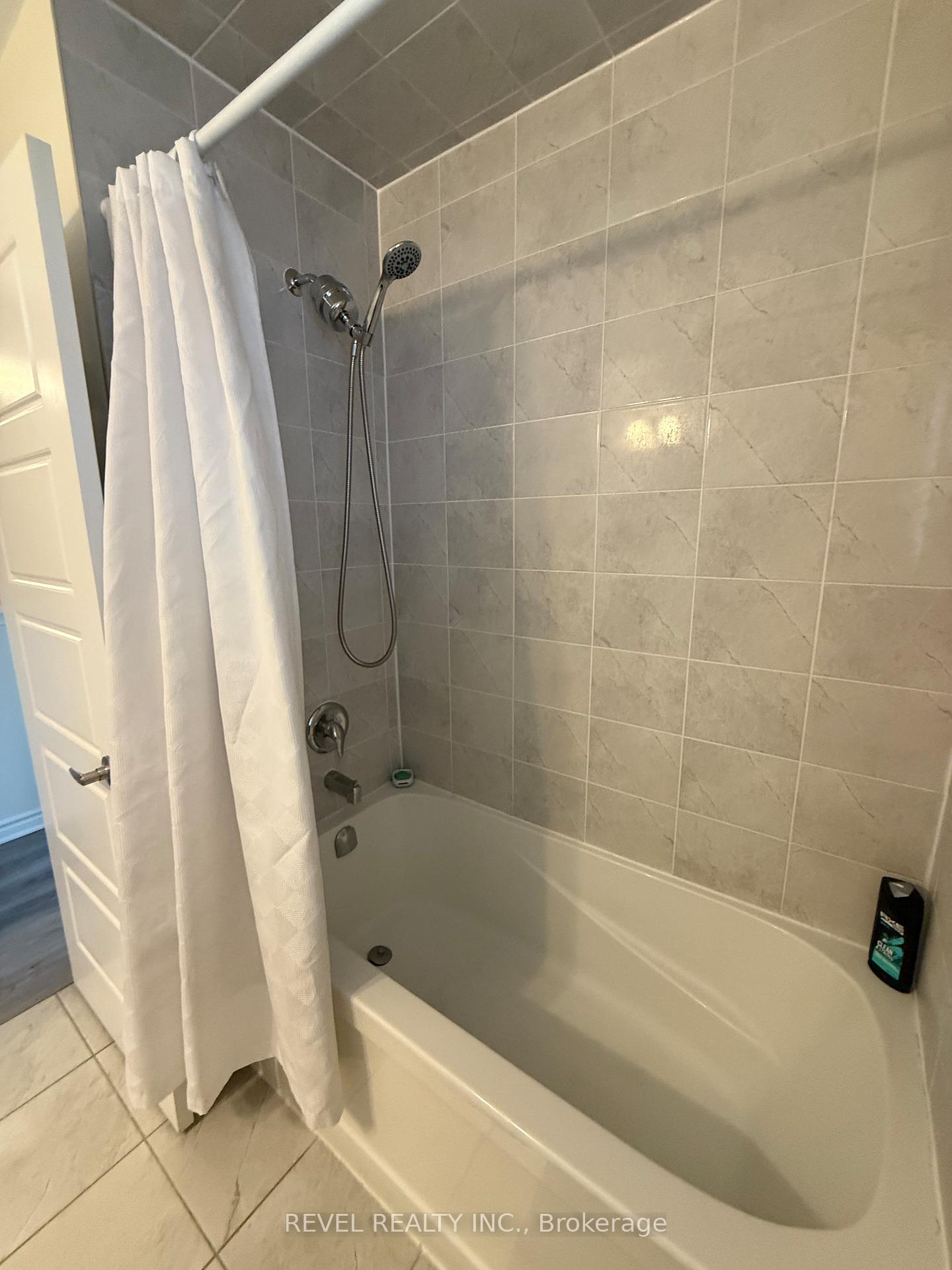 Photo 10 of 104 Mcmonies Drive, Hamilton, Waterdown — HOMEH