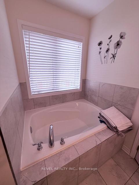 Photo 11 of 104 Mcmonies Drive, Hamilton, Waterdown — HOMEH