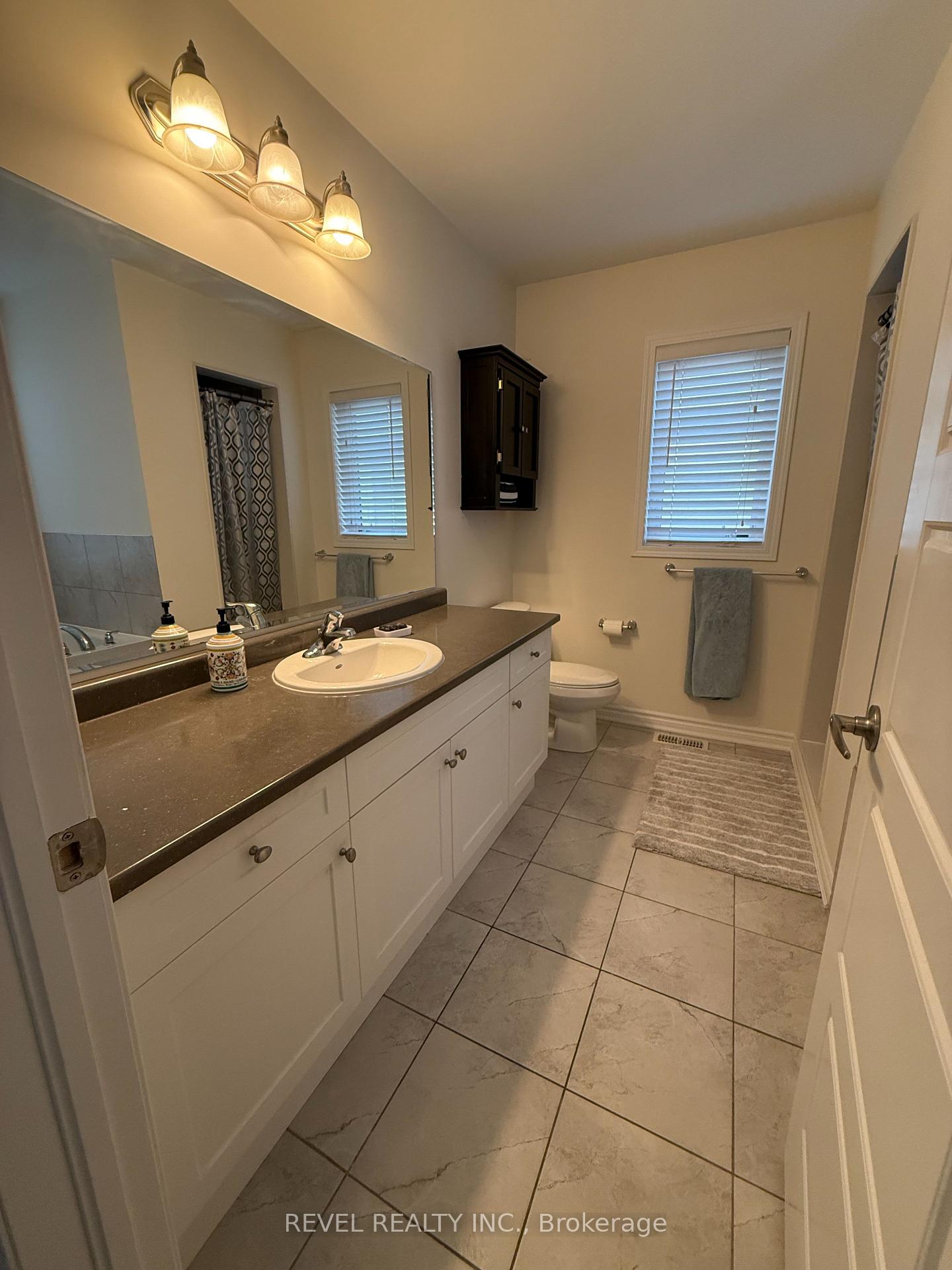 Photo 12 of 104 Mcmonies Drive, Hamilton, Waterdown — HOMEH