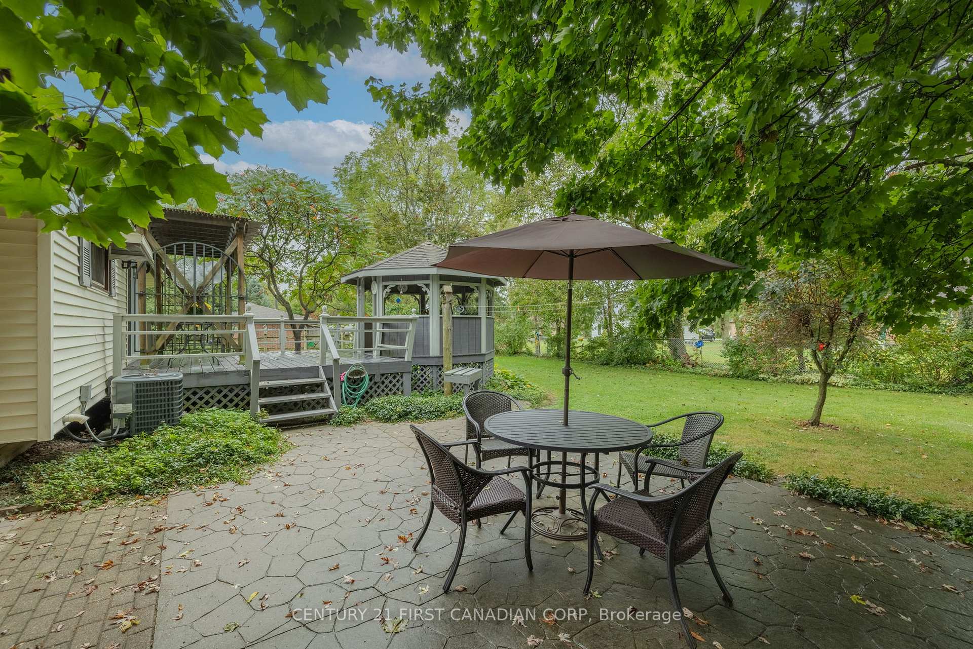 Photo 4 of 7 Currie Court, Middlesex Centre, Poplar Hill — HOMEH