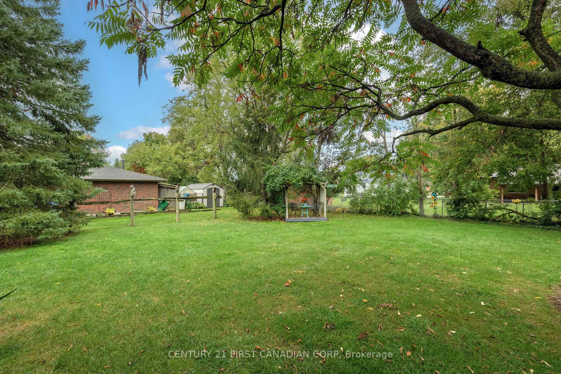 Photo 7 of 7 Currie Court, Middlesex Centre, Poplar Hill — HOMEH