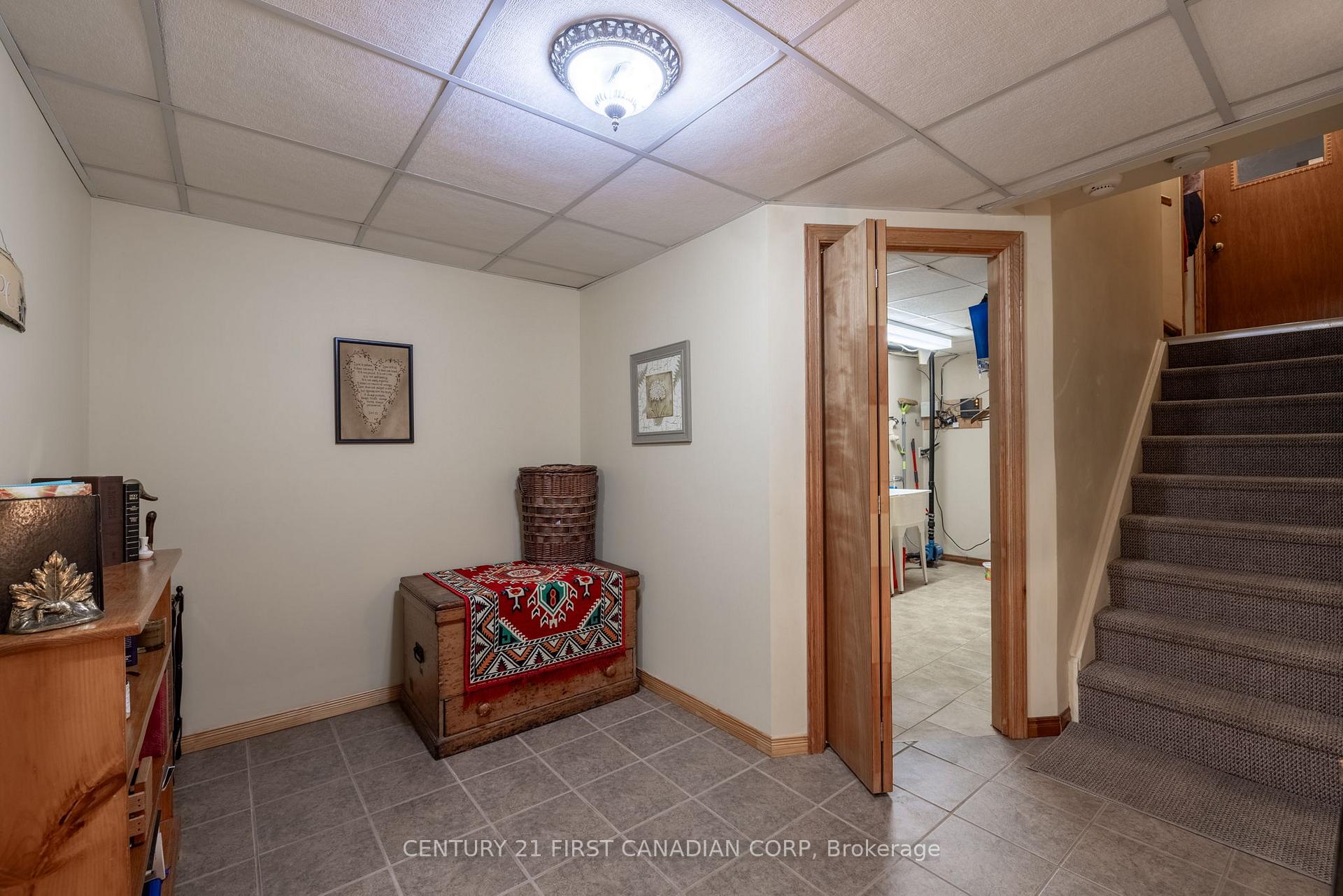 Photo 21 of 7 Currie Court, Middlesex Centre, Poplar Hill — HOMEH