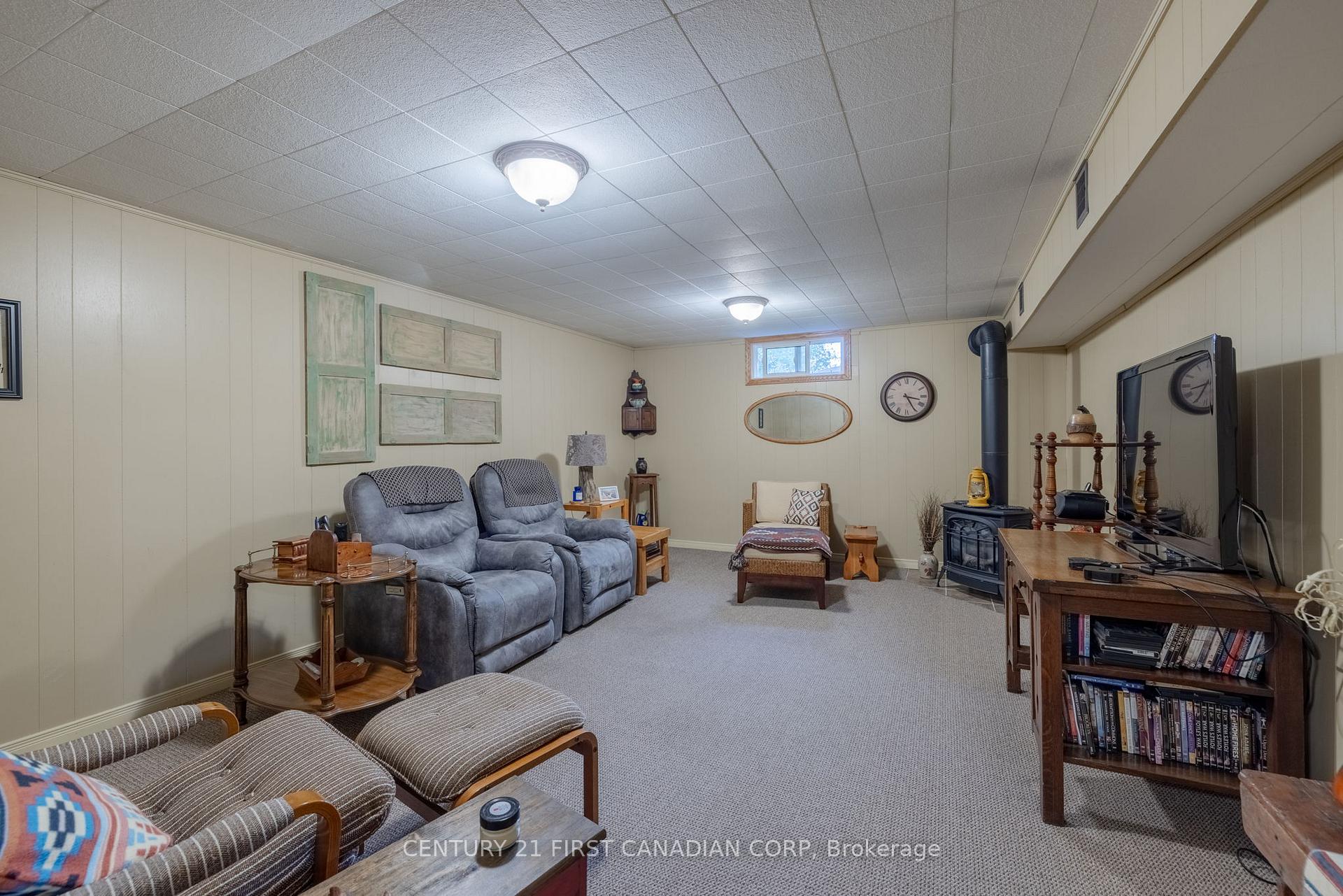 Photo 26 of 7 Currie Court, Middlesex Centre, Poplar Hill — HOMEH