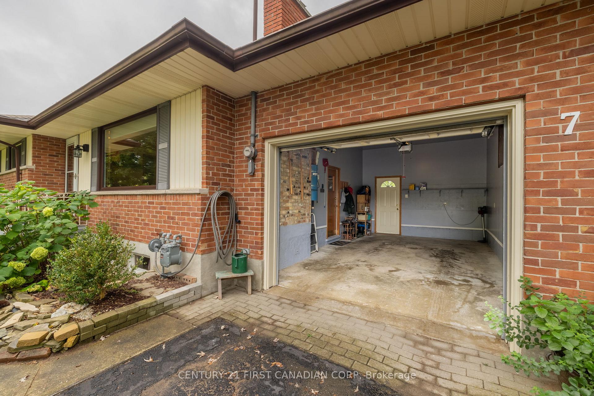 Photo 34 of 7 Currie Court, Middlesex Centre, Poplar Hill — HOMEH