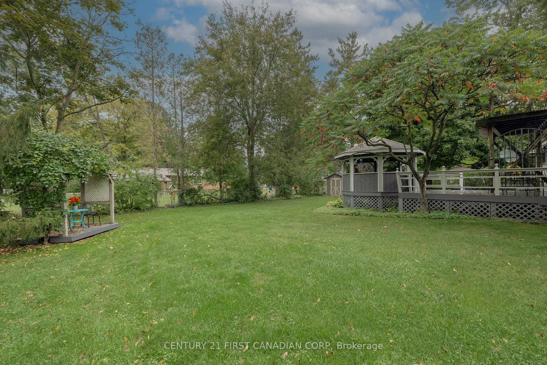 Photo 37 of 7 Currie Court, Middlesex Centre, Poplar Hill — HOMEH