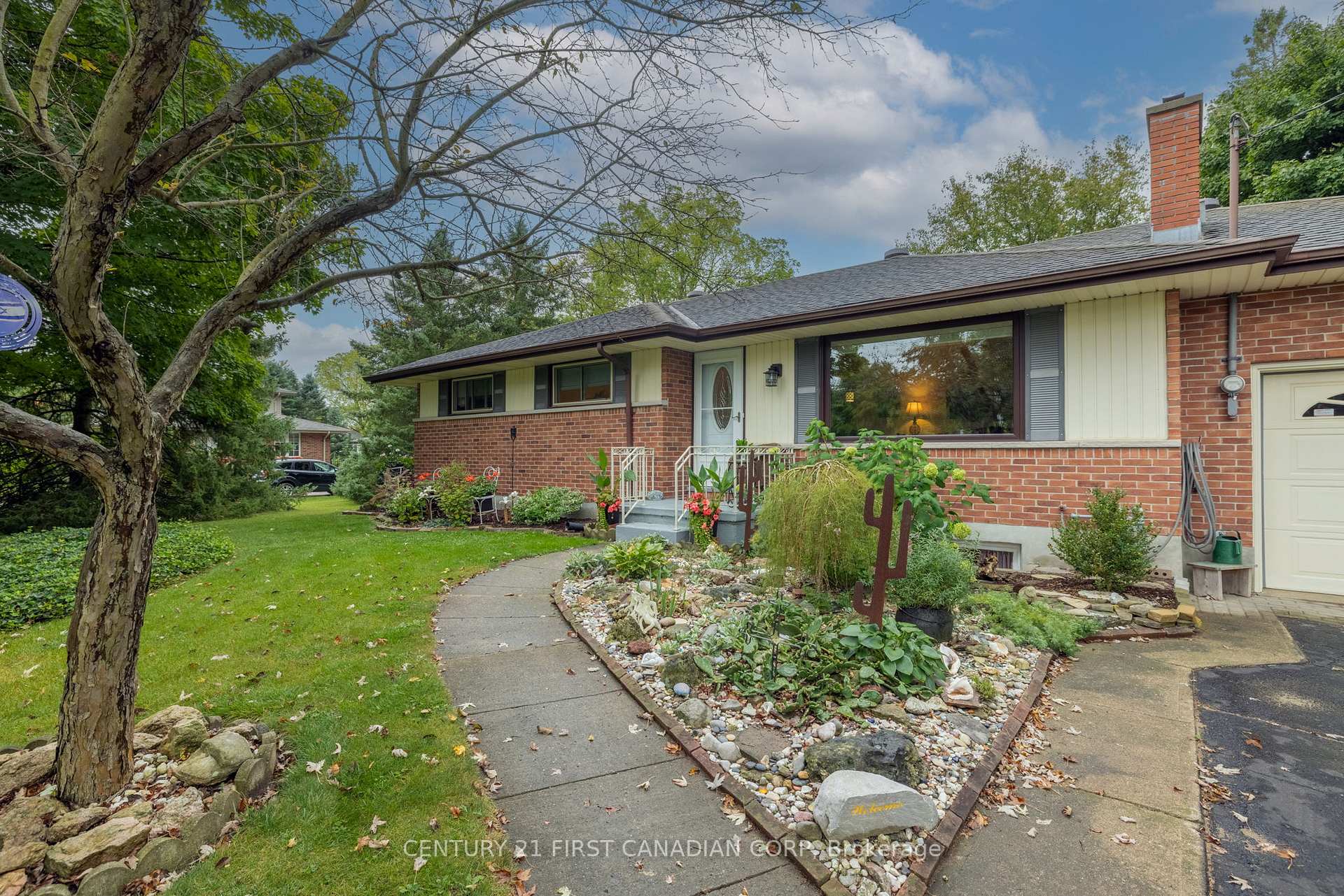 Photo 39 of 7 Currie Court, Middlesex Centre, Poplar Hill — HOMEH