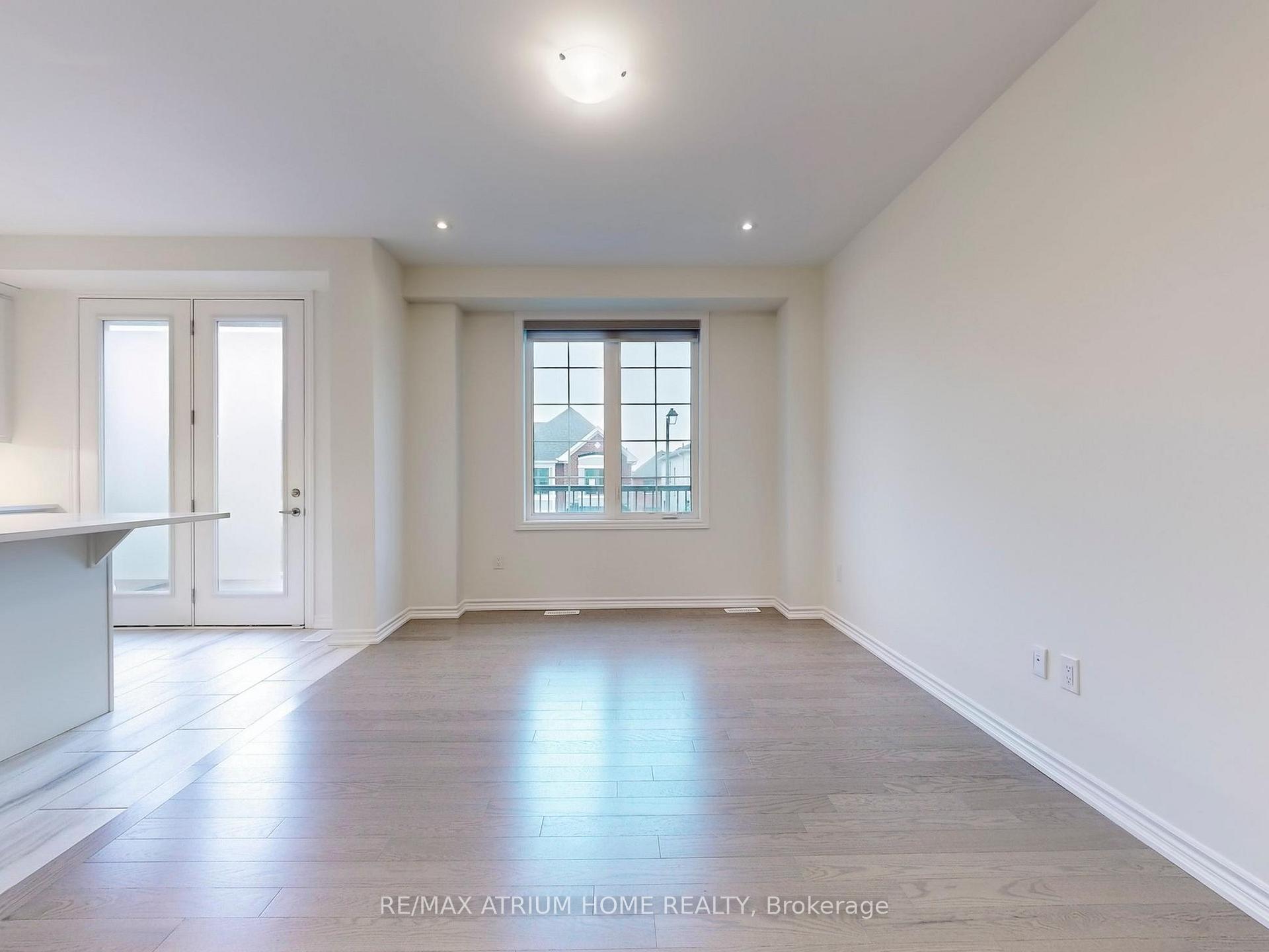 Photo 4 of 79 Therma Crescent, Markham, Victoria Square — HOMEH