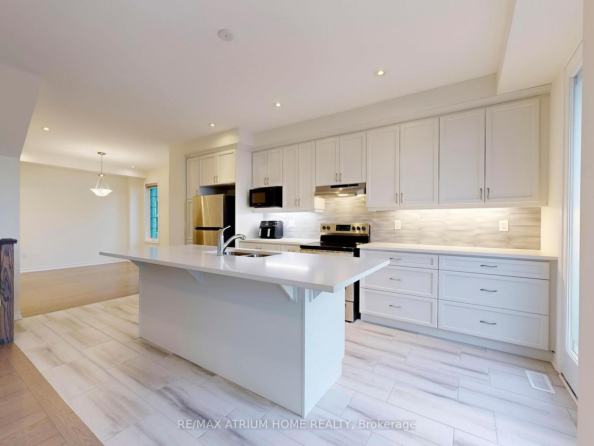 Photo 10 of 79 Therma Crescent, Markham, Victoria Square — HOMEH