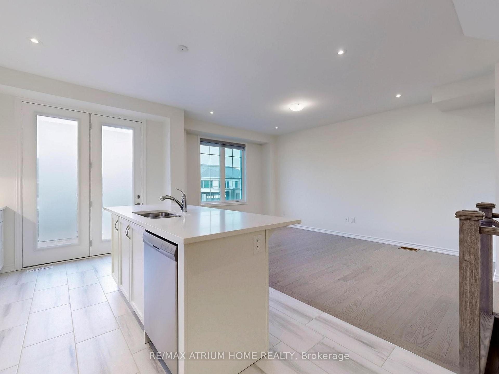 Photo 12 of 79 Therma Crescent, Markham, Victoria Square — HOMEH