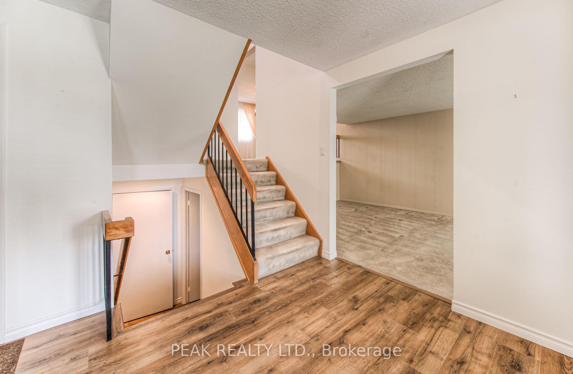 Photo 5 of 101 Blackwell Drive, Kitchener — HOMEH