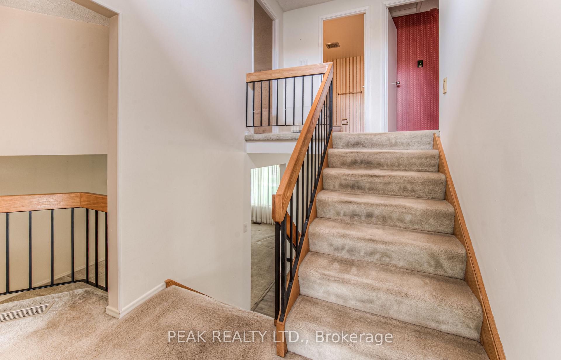 Photo 11 of 101 Blackwell Drive, Kitchener — HOMEH