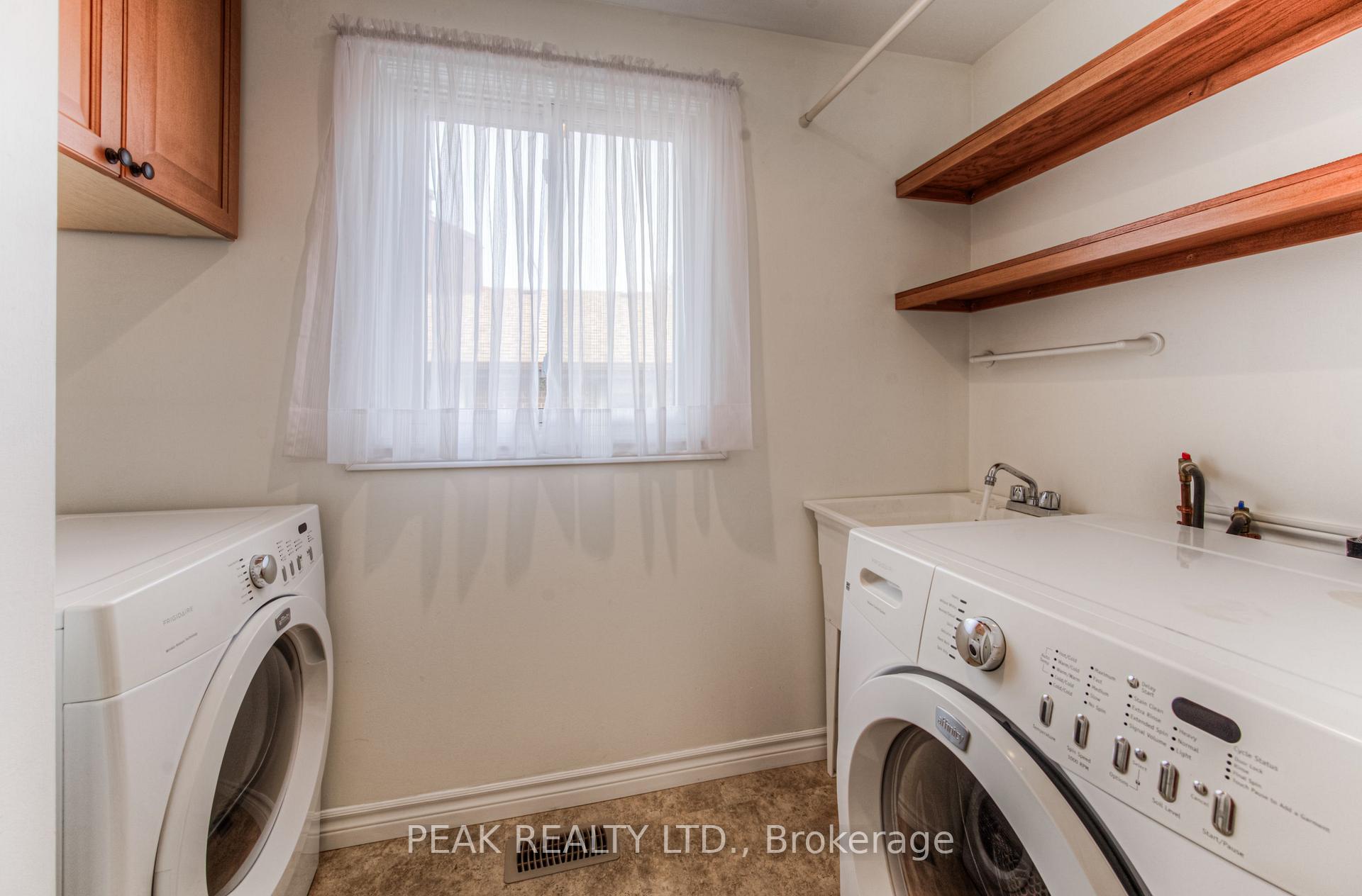 Photo 12 of 101 Blackwell Drive, Kitchener — HOMEH