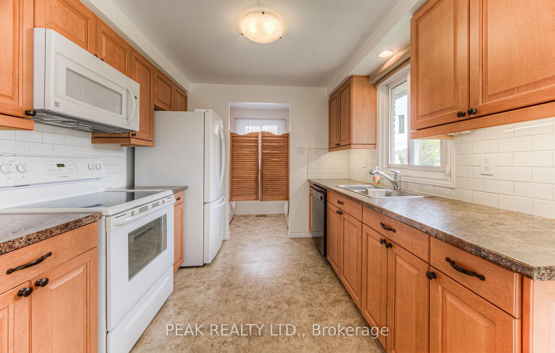 Photo 13 of 101 Blackwell Drive, Kitchener — HOMEH