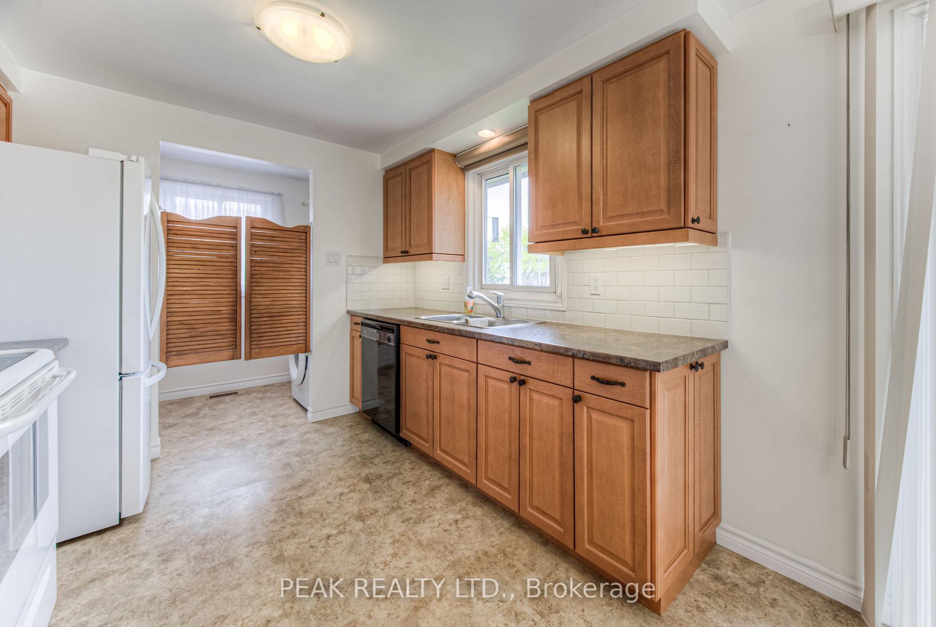 Photo 14 of 101 Blackwell Drive, Kitchener — HOMEH