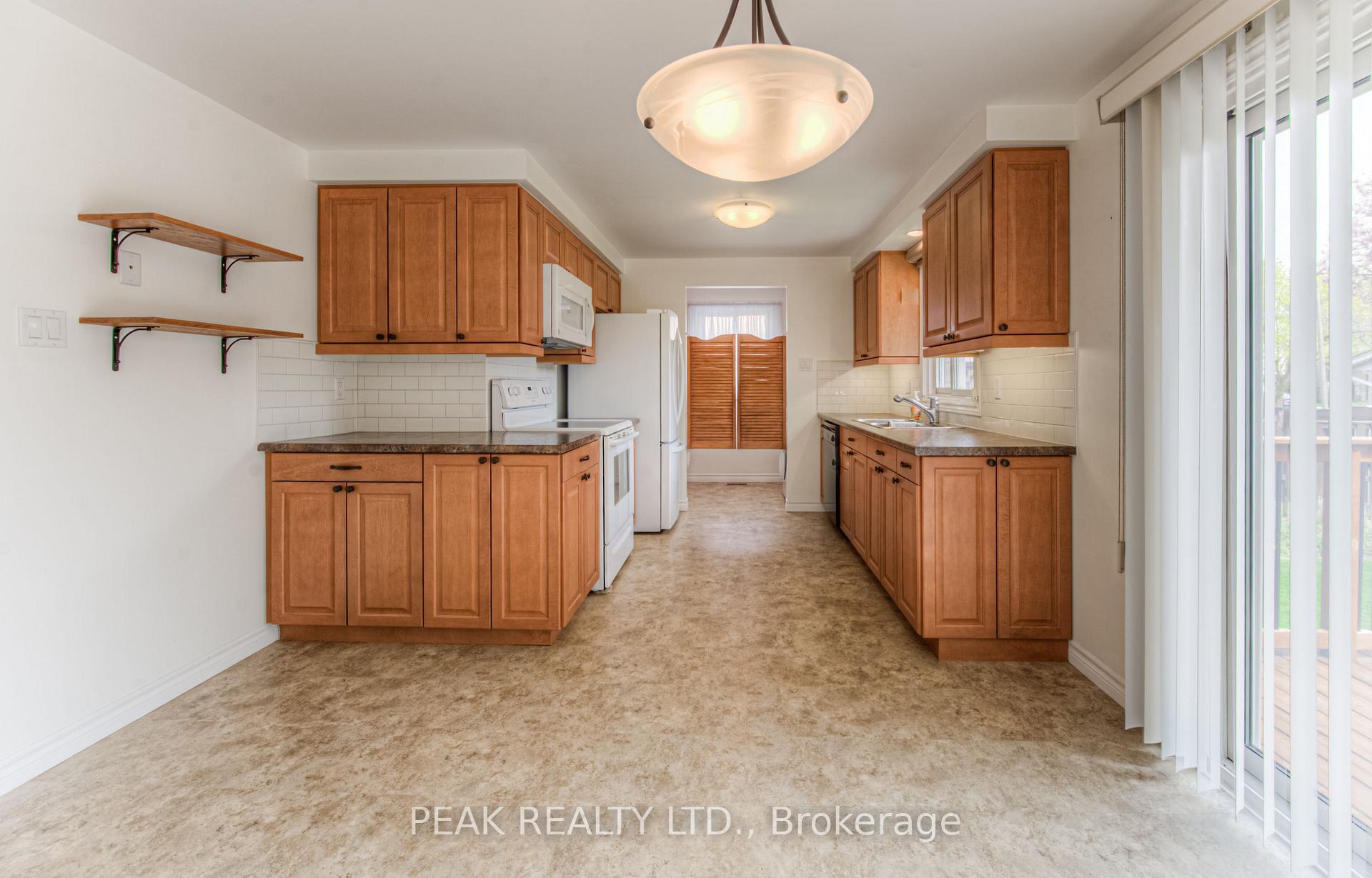 Photo 20 of 101 Blackwell Drive, Kitchener — HOMEH