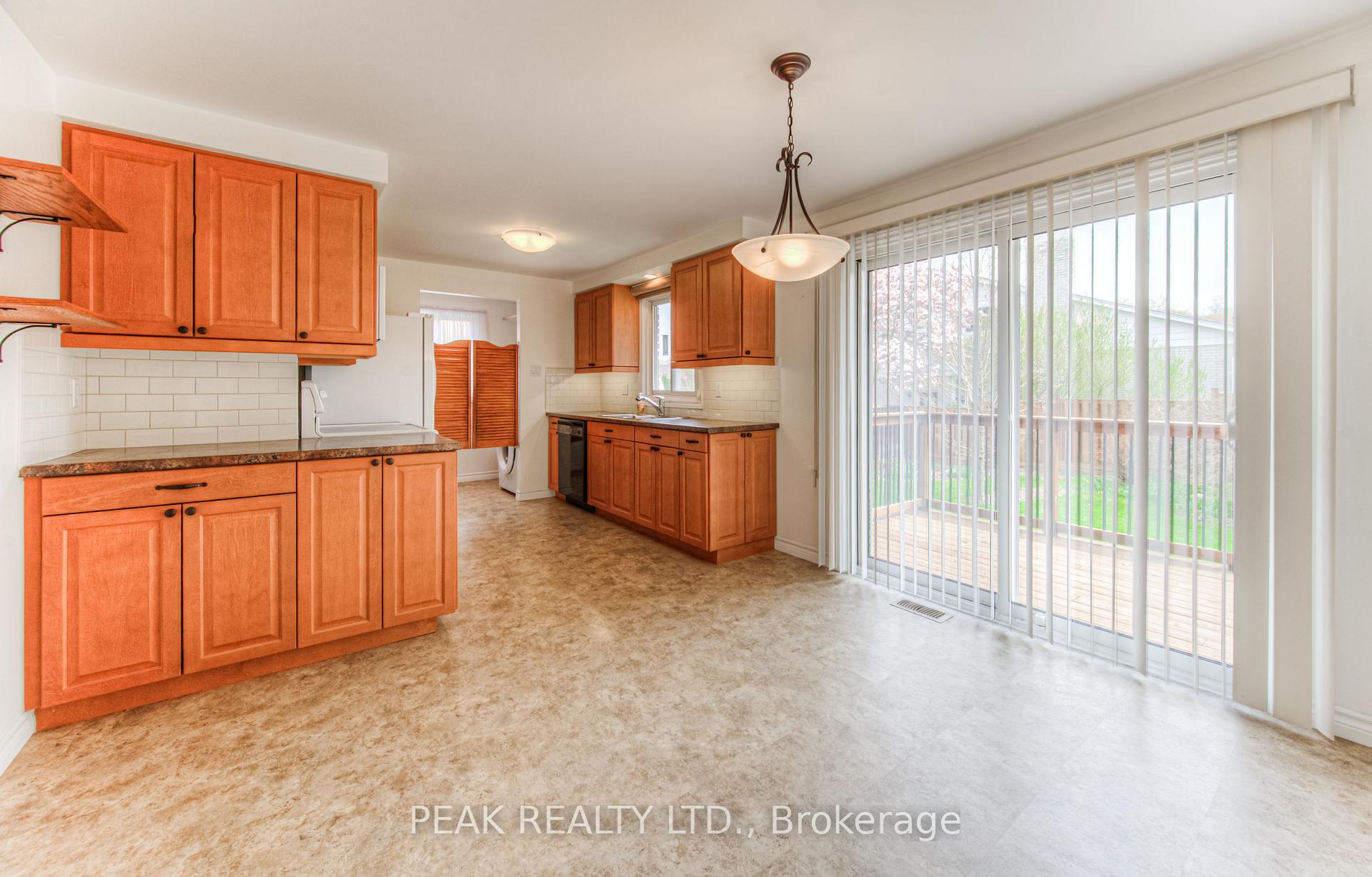 Photo 21 of 101 Blackwell Drive, Kitchener — HOMEH