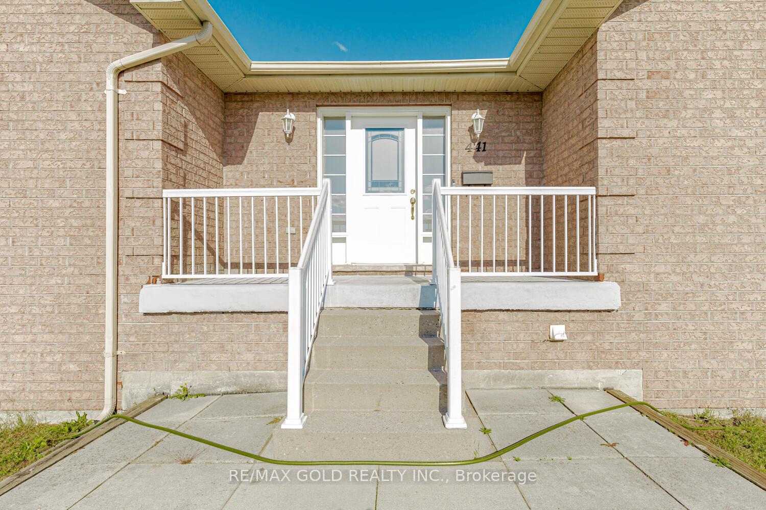 Photo 5 of 441 Irwin Street, Midland — HOMEH