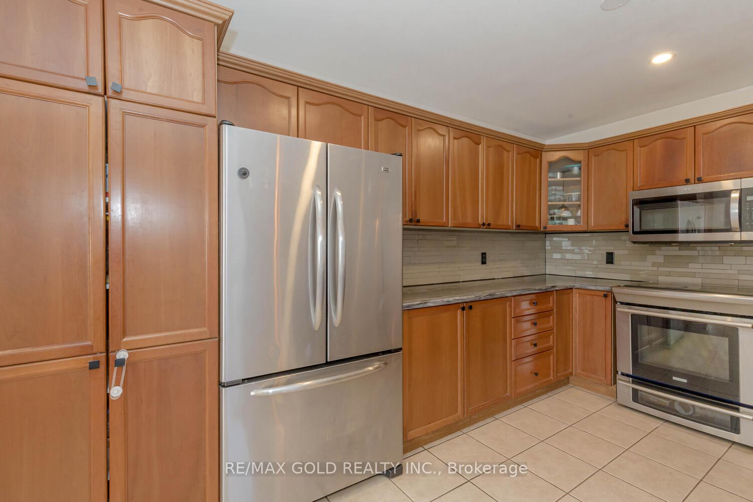 Photo 13 of 441 Irwin Street, Midland — HOMEH