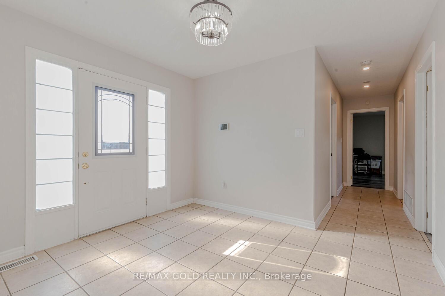 Photo 14 of 441 Irwin Street, Midland — HOMEH