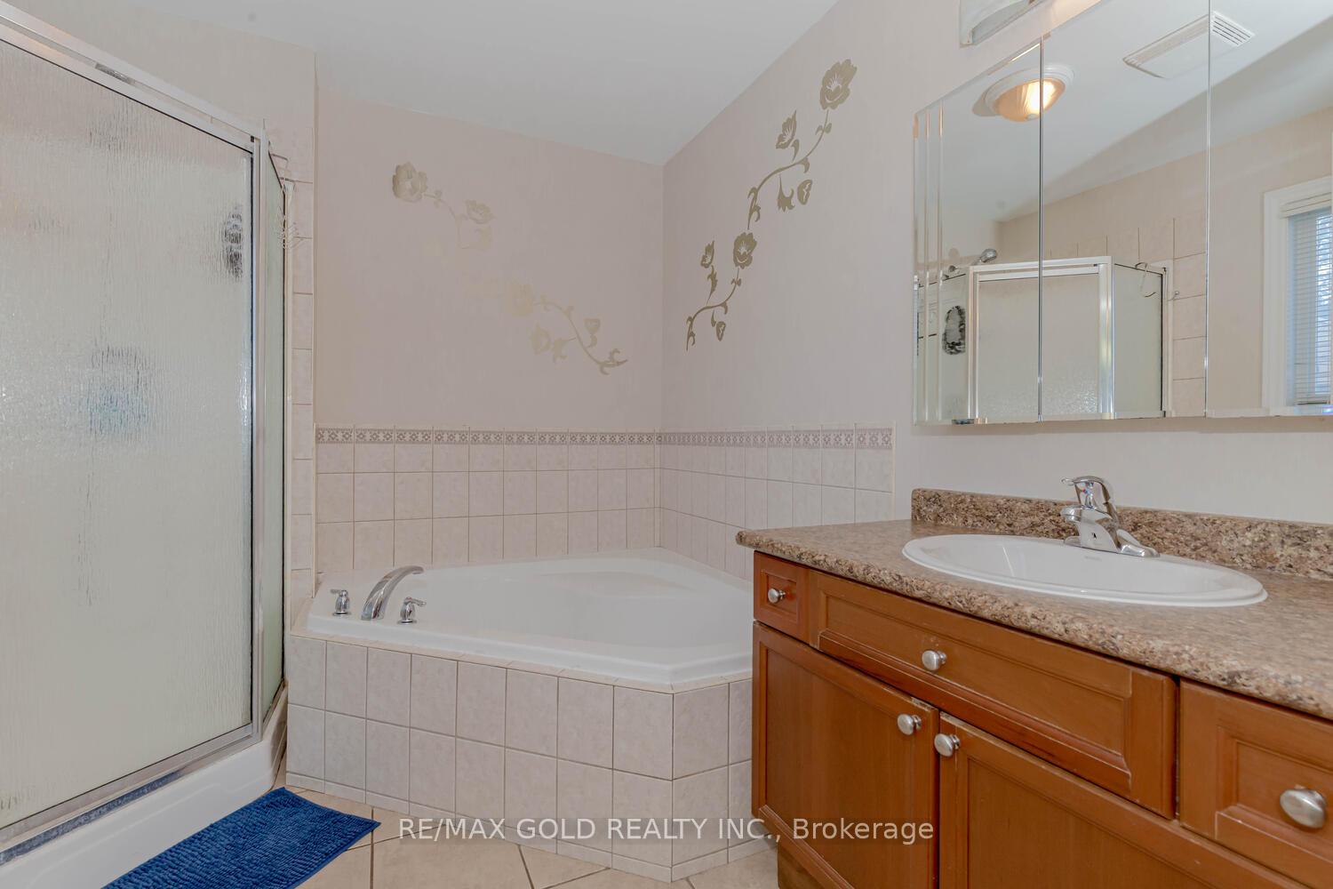 Photo 17 of 441 Irwin Street, Midland — HOMEH