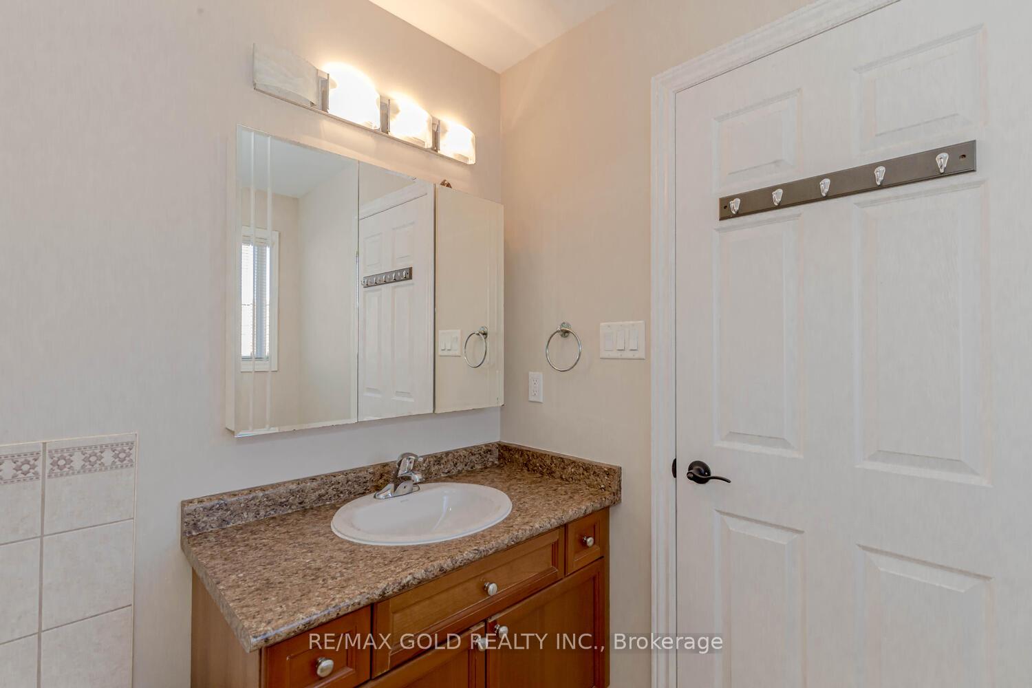 Photo 19 of 441 Irwin Street, Midland — HOMEH