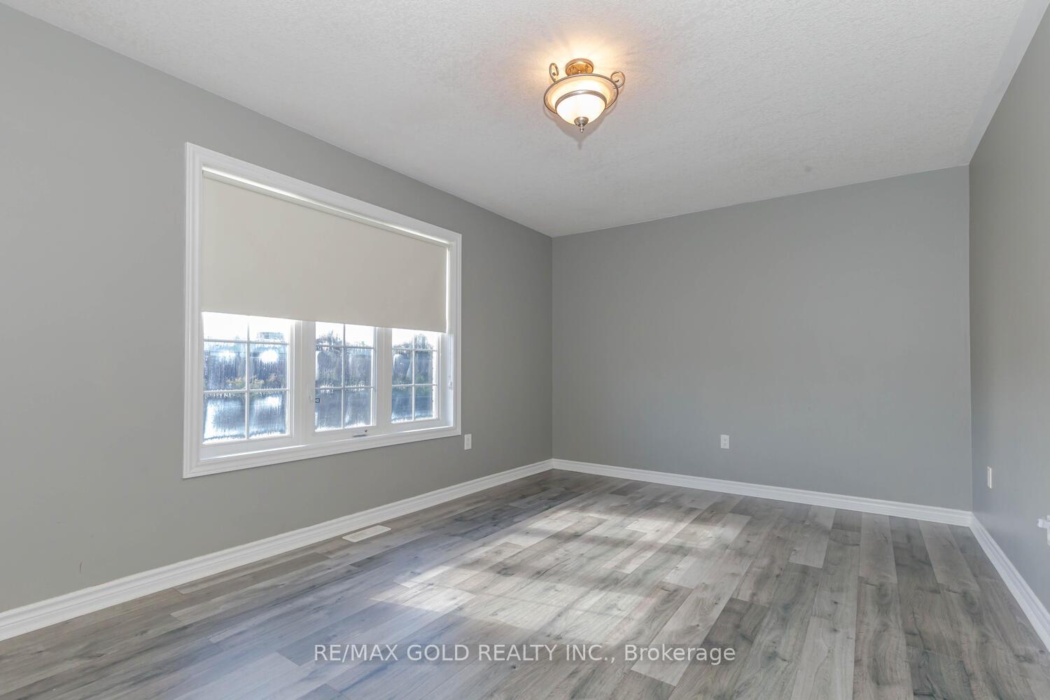 Photo 20 of 441 Irwin Street, Midland — HOMEH