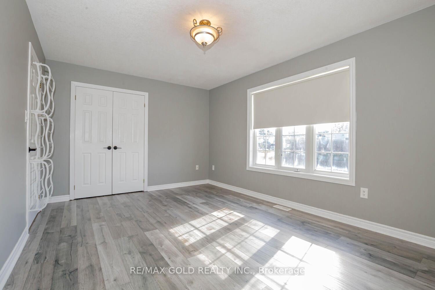Photo 21 of 441 Irwin Street, Midland — HOMEH