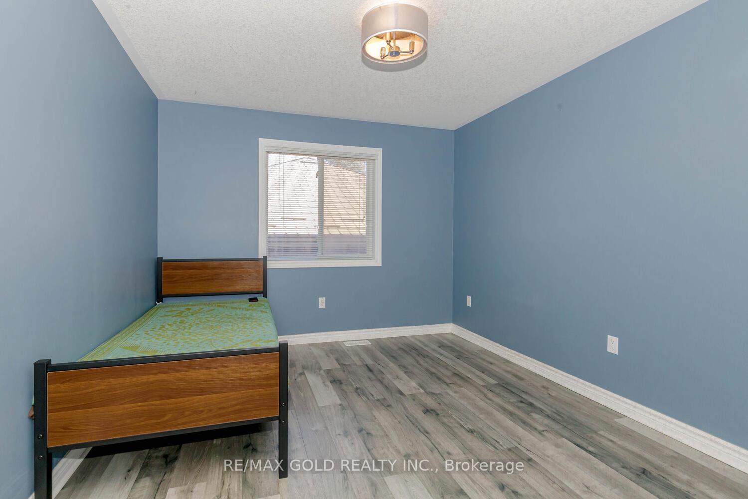 Photo 24 of 441 Irwin Street, Midland — HOMEH