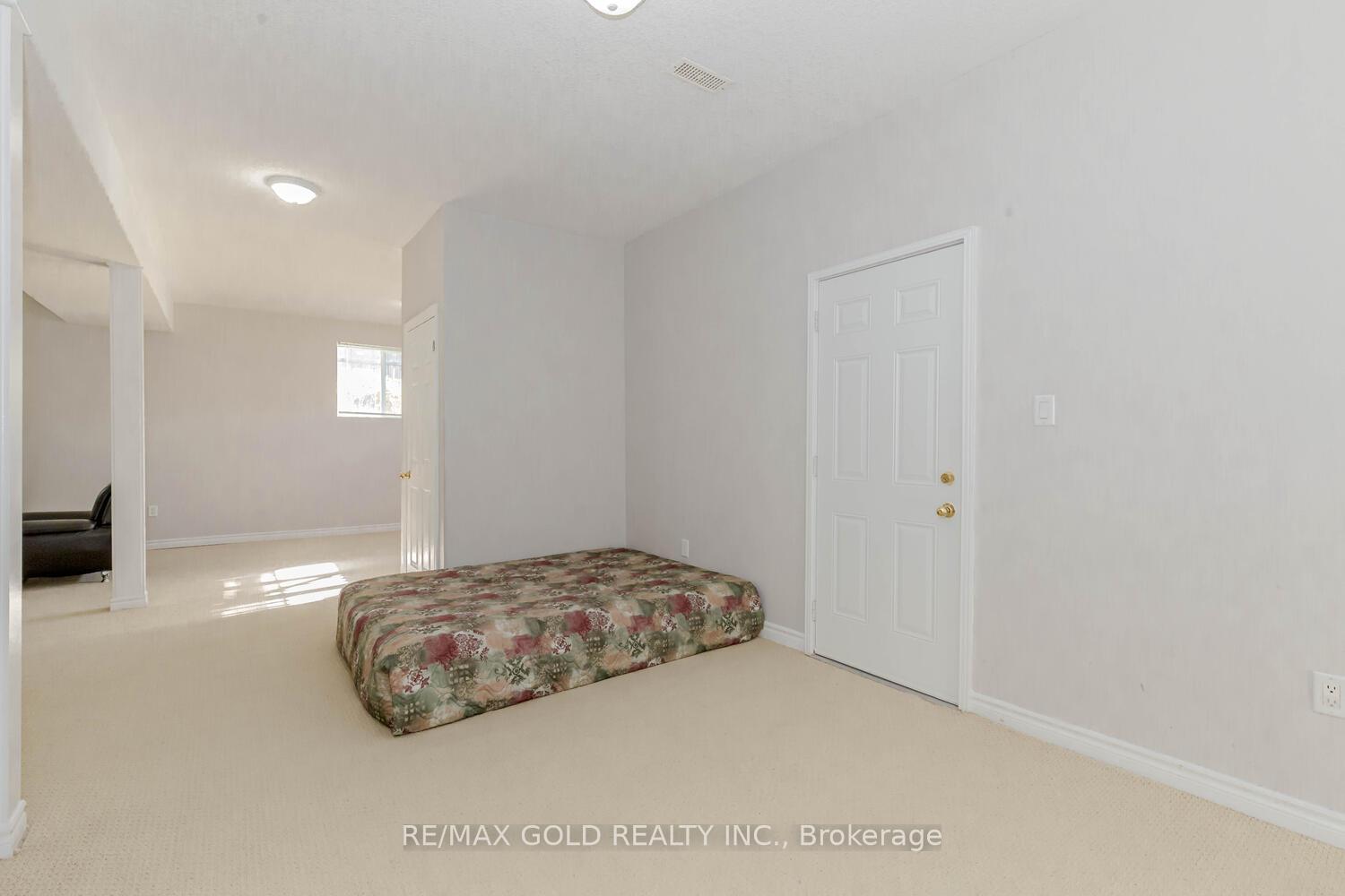 Photo 35 of 441 Irwin Street, Midland — HOMEH