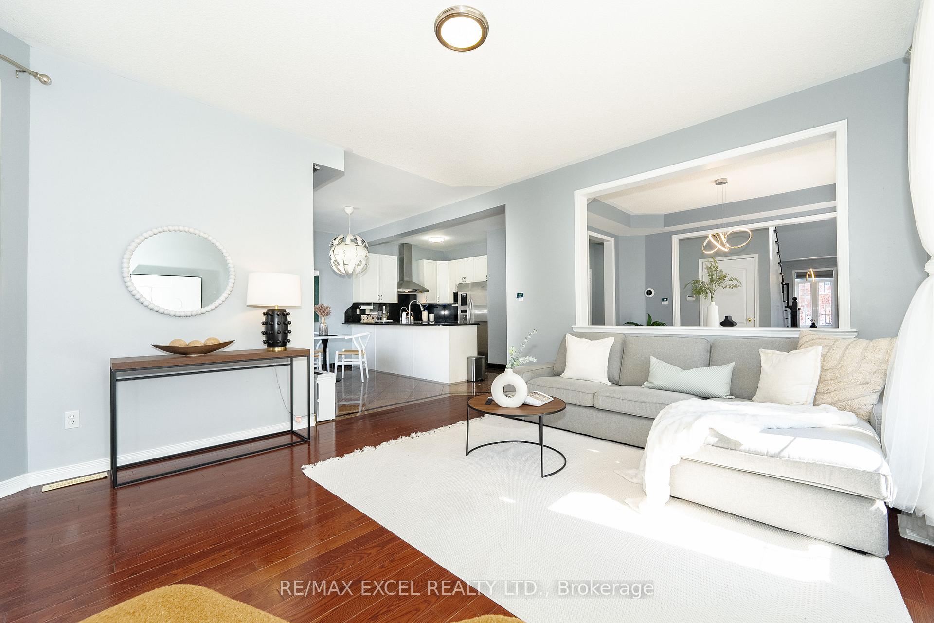 Photo 3 of 2 Greengage Street, Markham, Greensborough — HOMEH