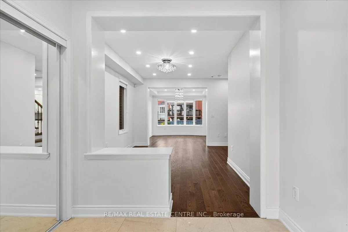 Photo 5 of 980 Clark Boulevard, Milton, Coates — HOMEH