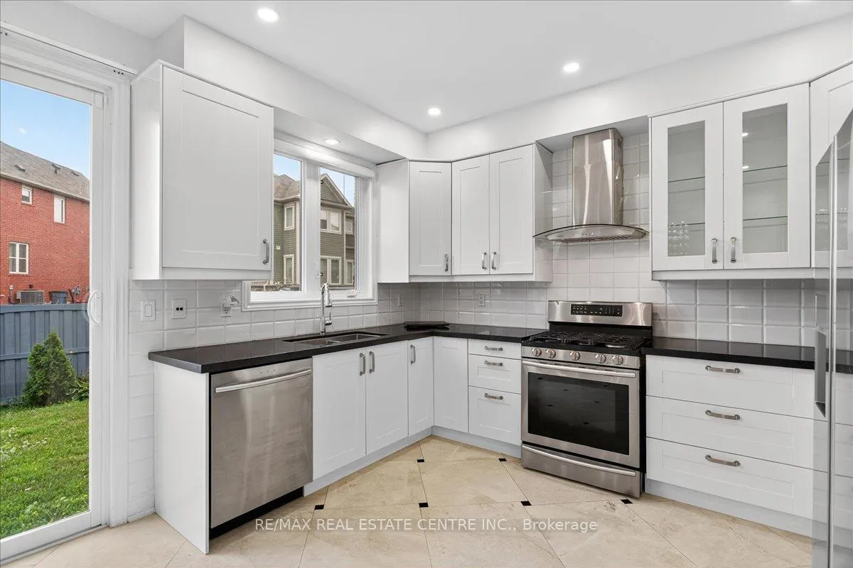 Photo 10 of 980 Clark Boulevard, Milton, Coates — HOMEH
