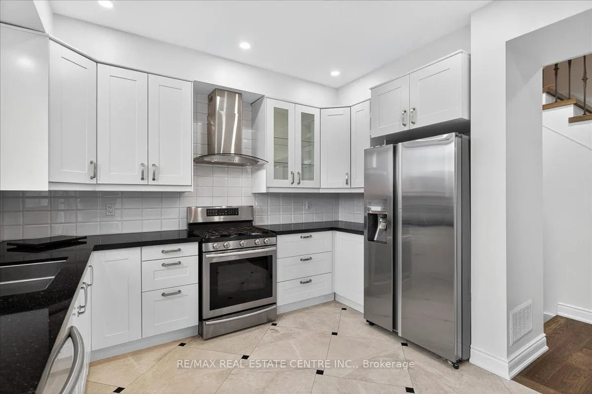 Photo 11 of 980 Clark Boulevard, Milton, Coates — HOMEH