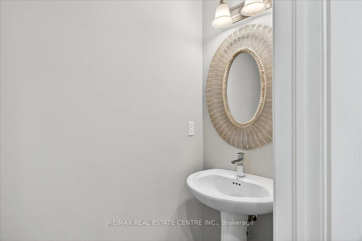 Photo 15 of 980 Clark Boulevard, Milton, Coates — HOMEH