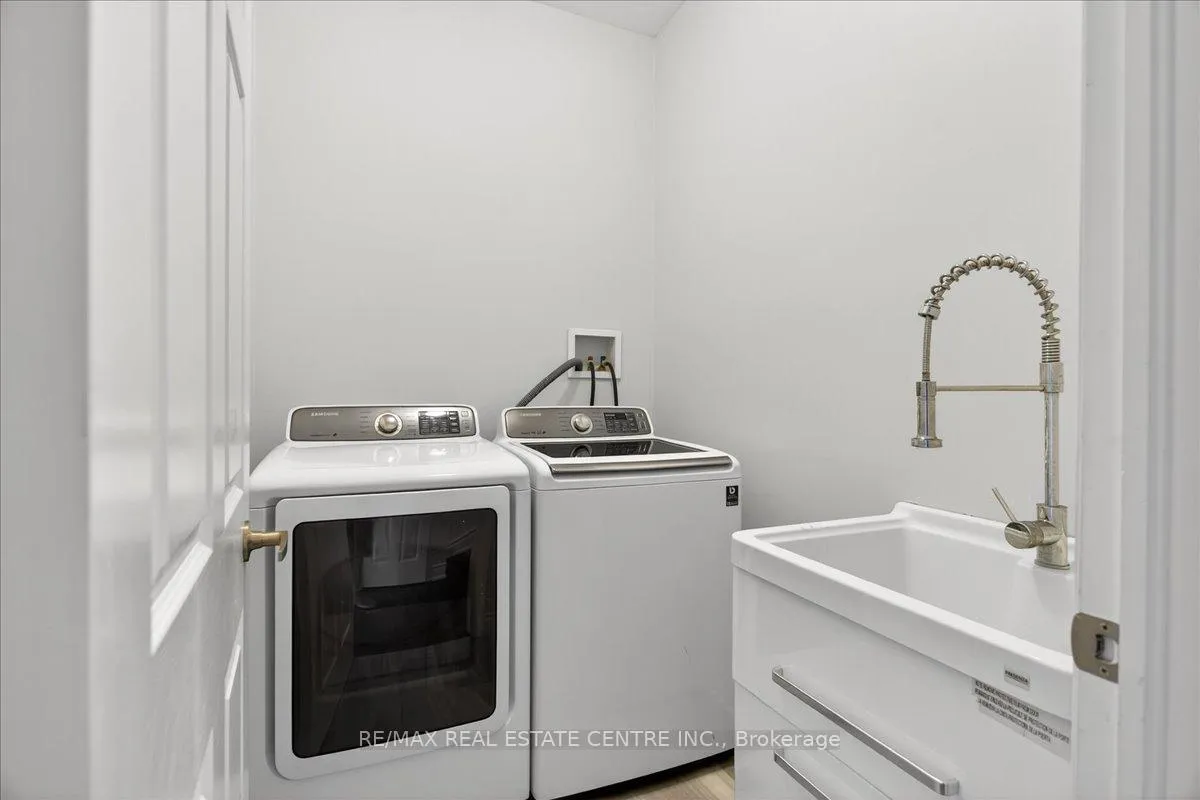 Photo 33 of 980 Clark Boulevard, Milton, Coates — HOMEH