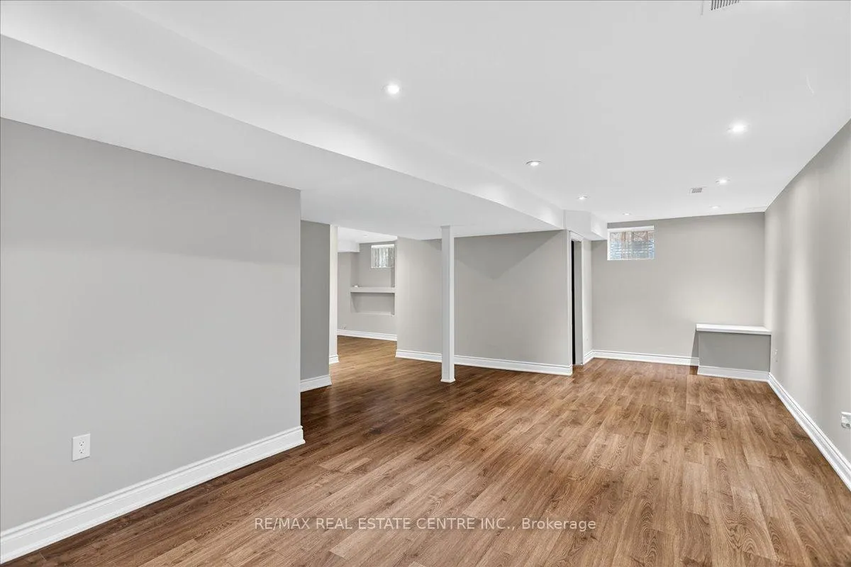 Photo 36 of 980 Clark Boulevard, Milton, Coates — HOMEH