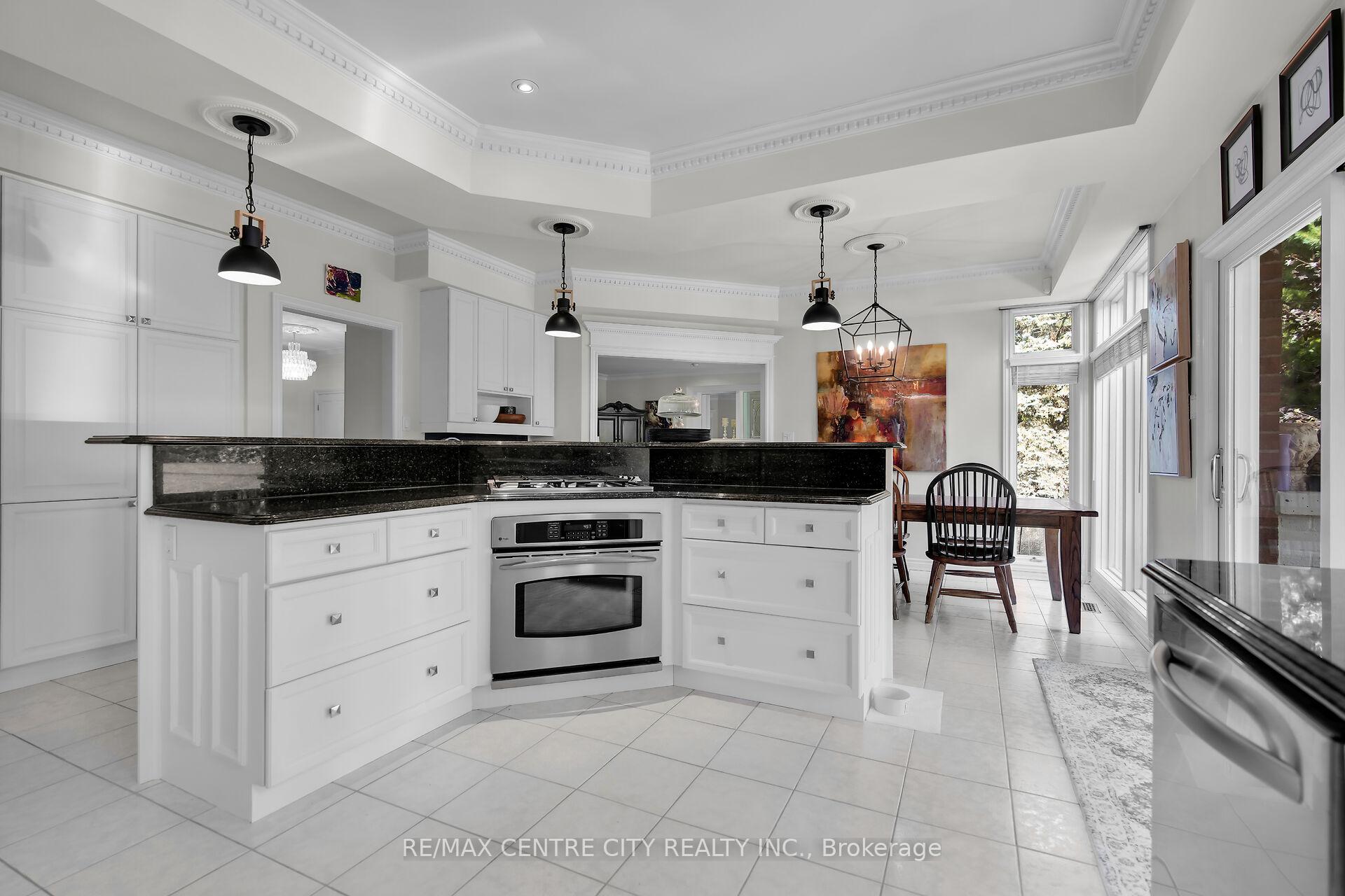 Photo 13 of 11 Woodland Drive, Middlesex Centre, Kilworth — HOMEH