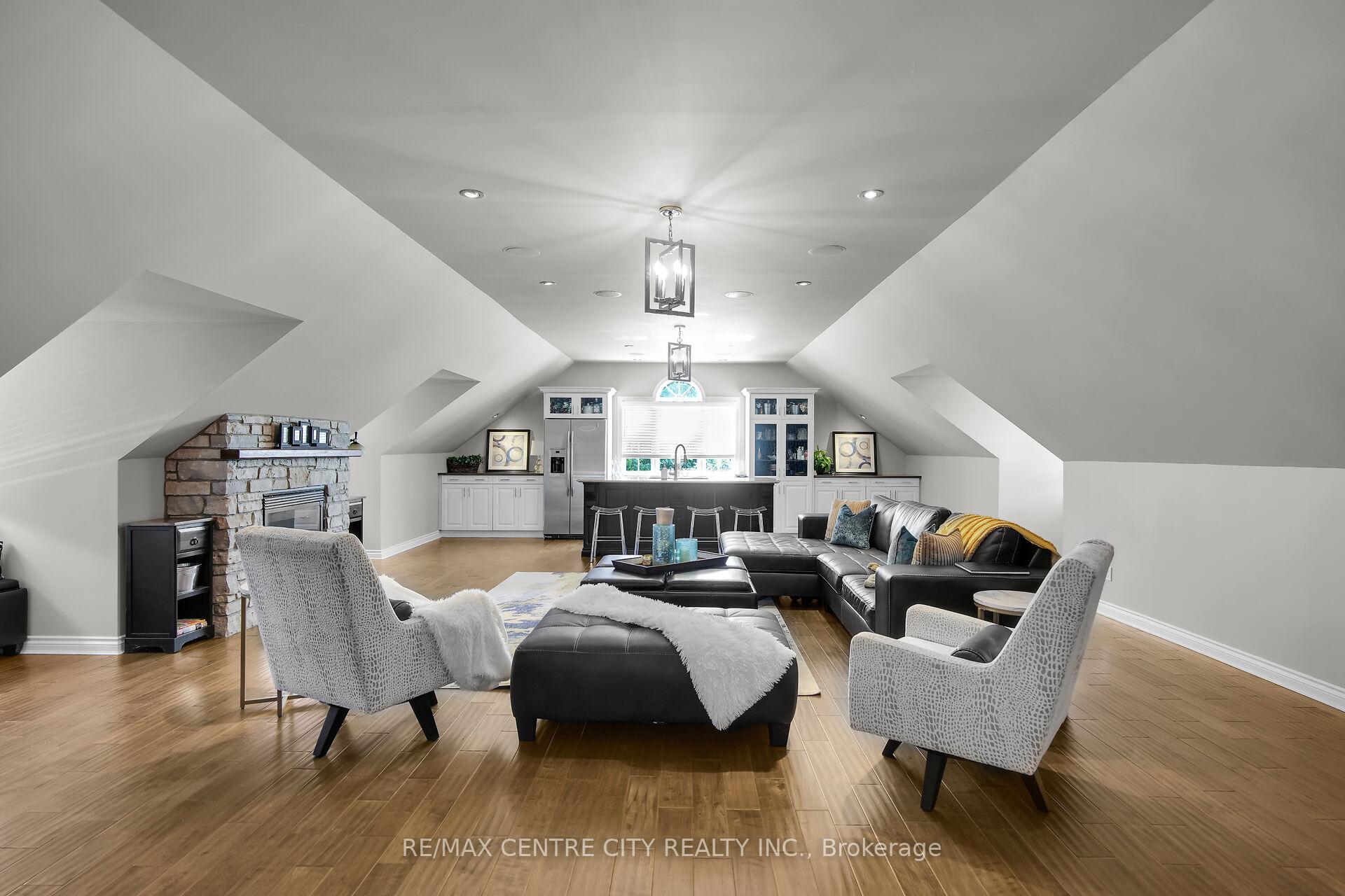 Photo 19 of 11 Woodland Drive, Middlesex Centre, Kilworth — HOMEH