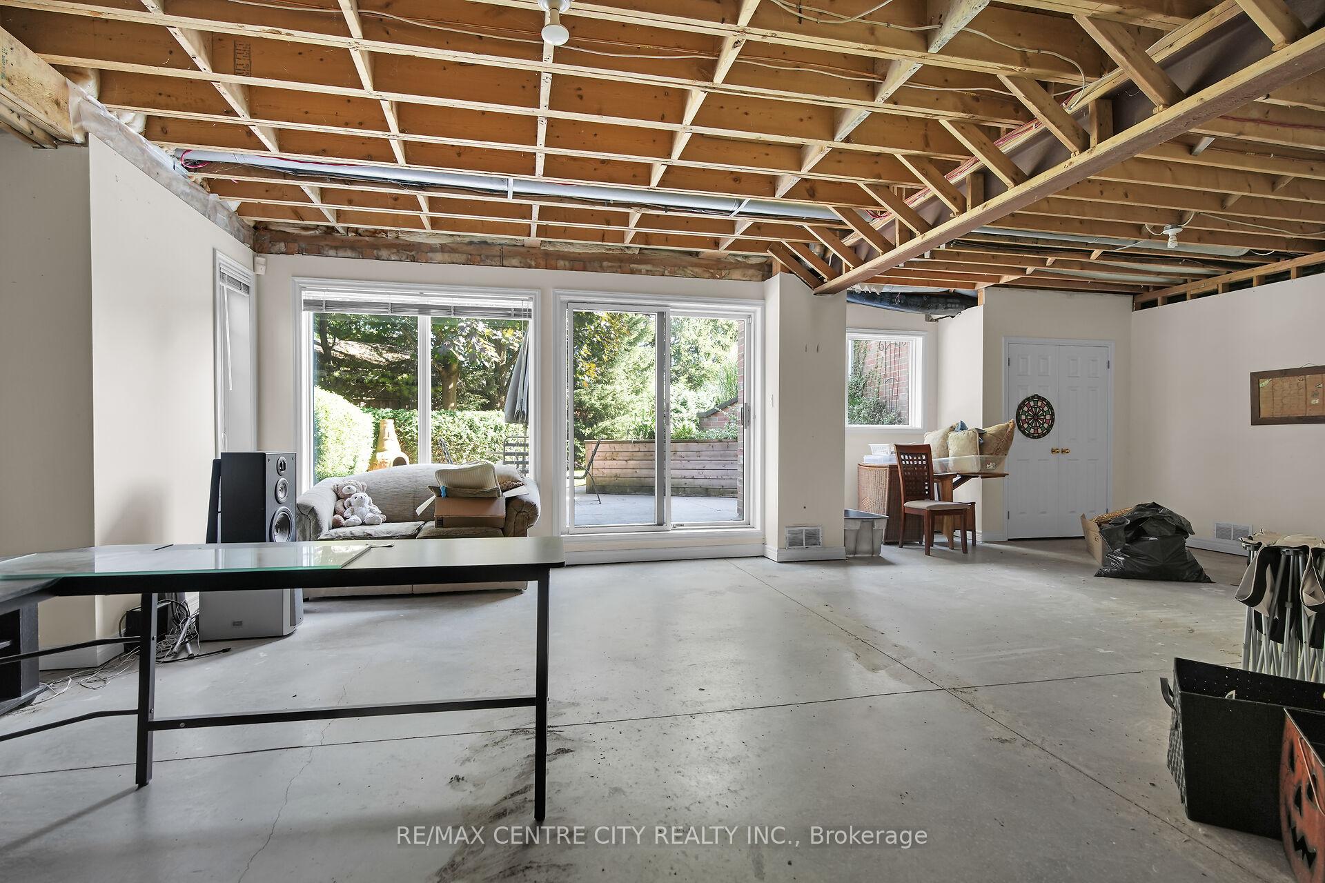 Photo 30 of 11 Woodland Drive, Middlesex Centre, Kilworth — HOMEH