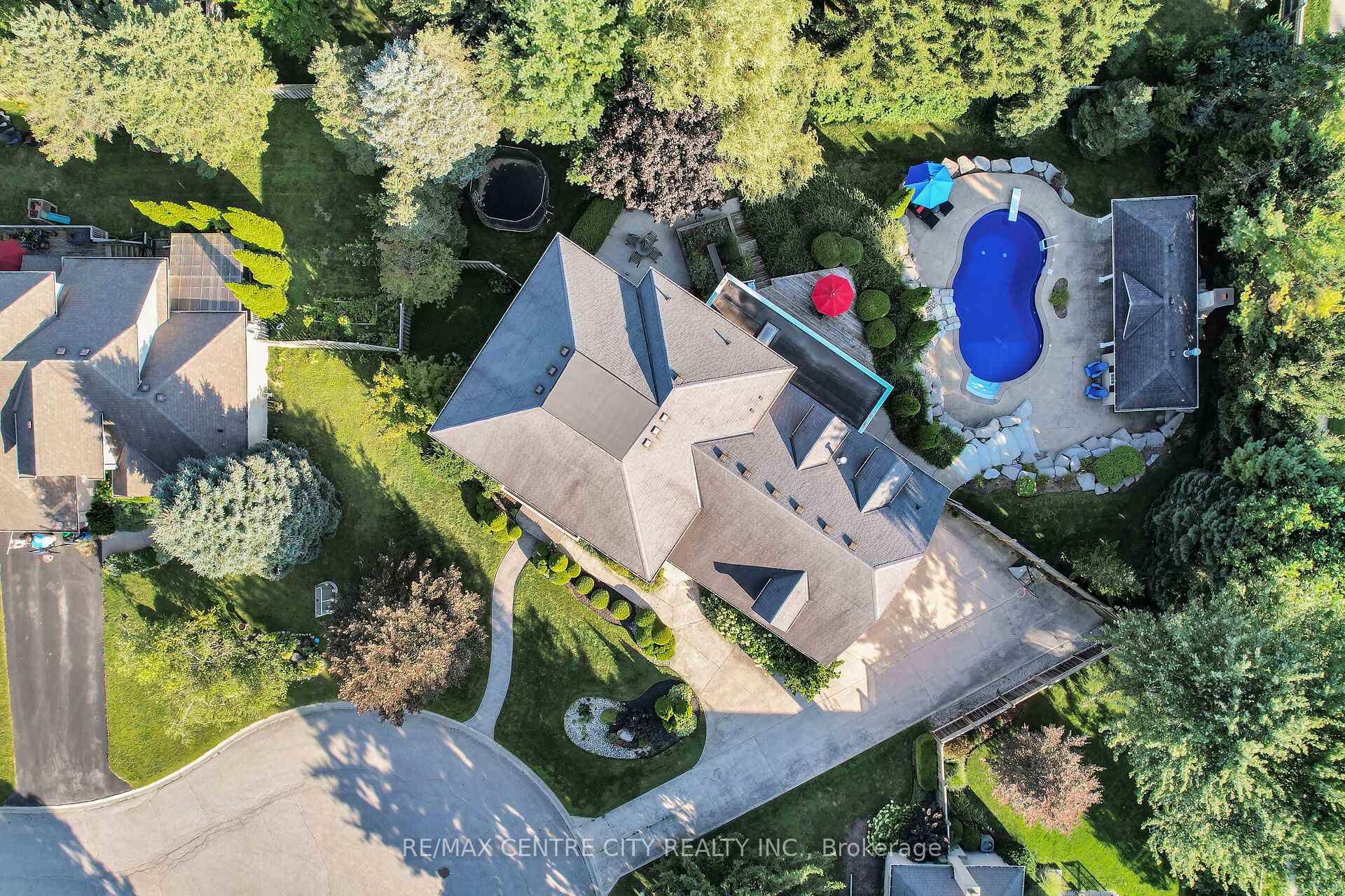 Photo 40 of 11 Woodland Drive, Middlesex Centre, Kilworth — HOMEH
