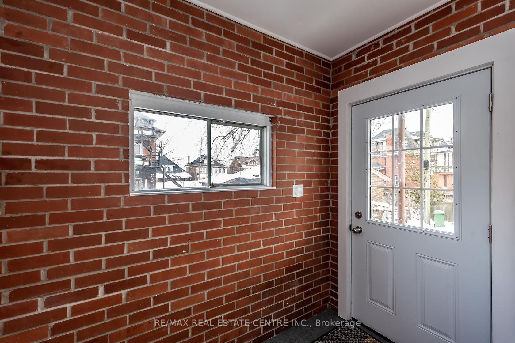 Photo 5 of Unit 1, 191 Sherman Avenue S, Hamilton, St. Clair — HOMEH
