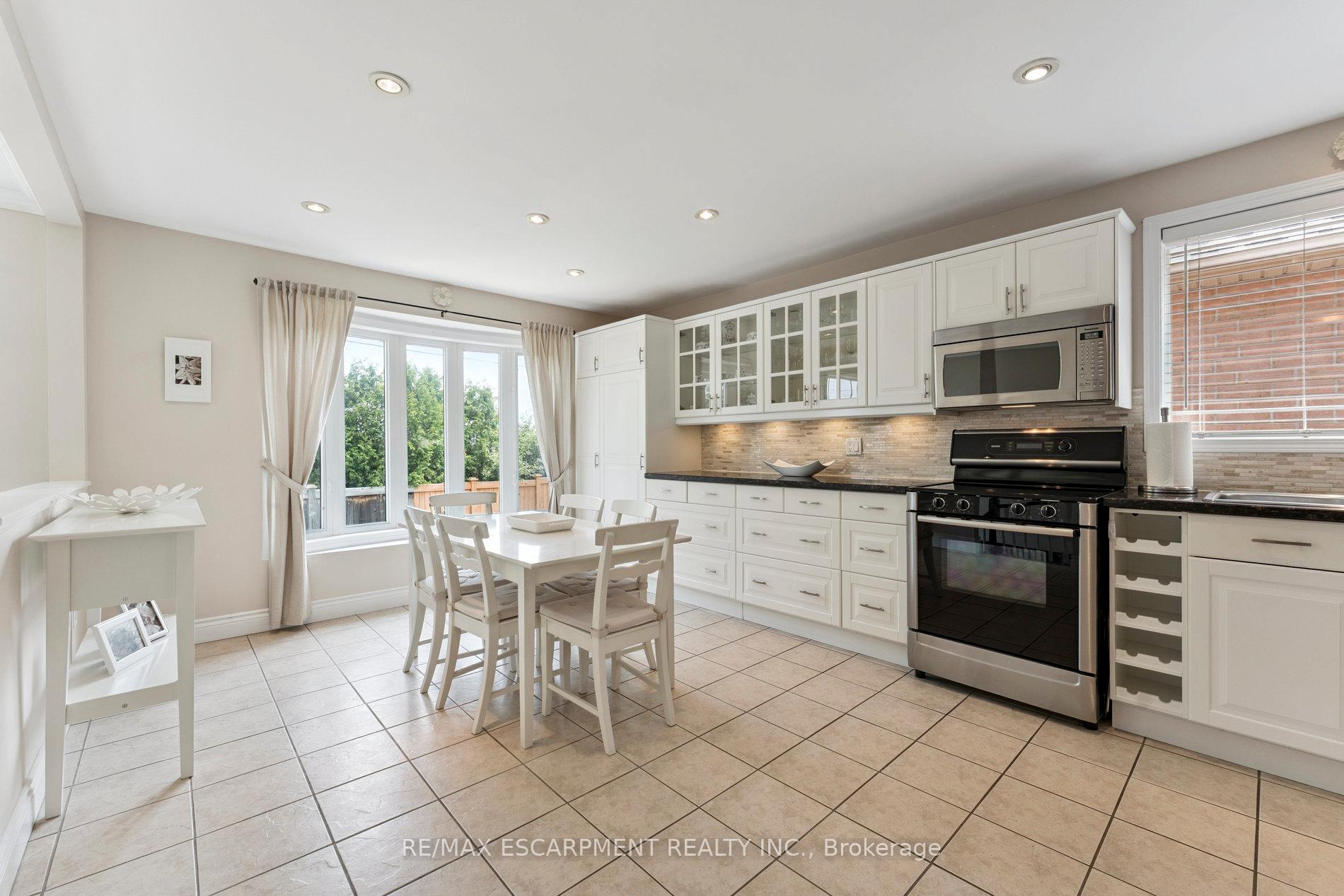 Photo 14 of 1650 Allan Crescent, Milton, Beaty — HOMEH