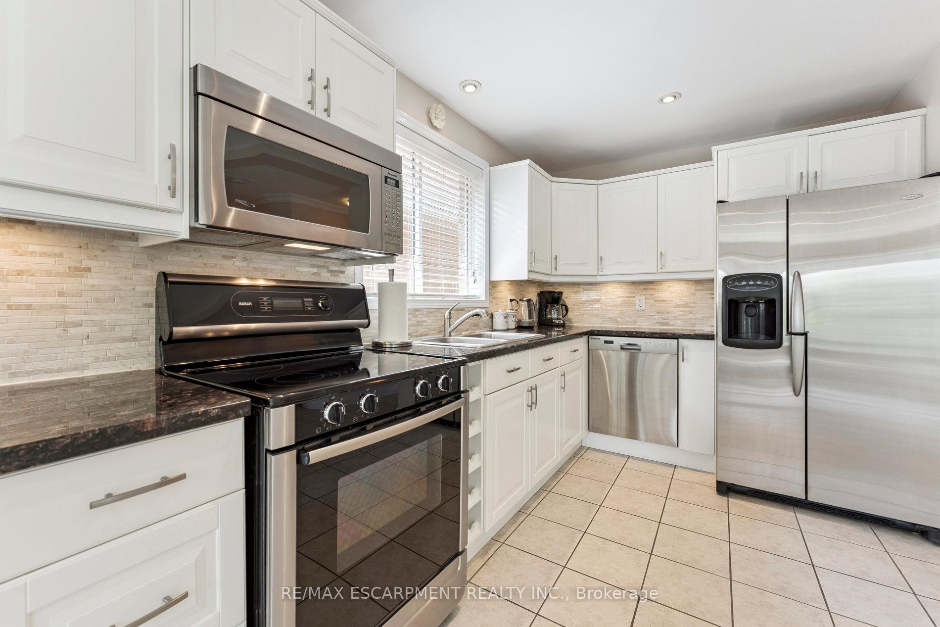 Photo 16 of 1650 Allan Crescent, Milton, Beaty — HOMEH