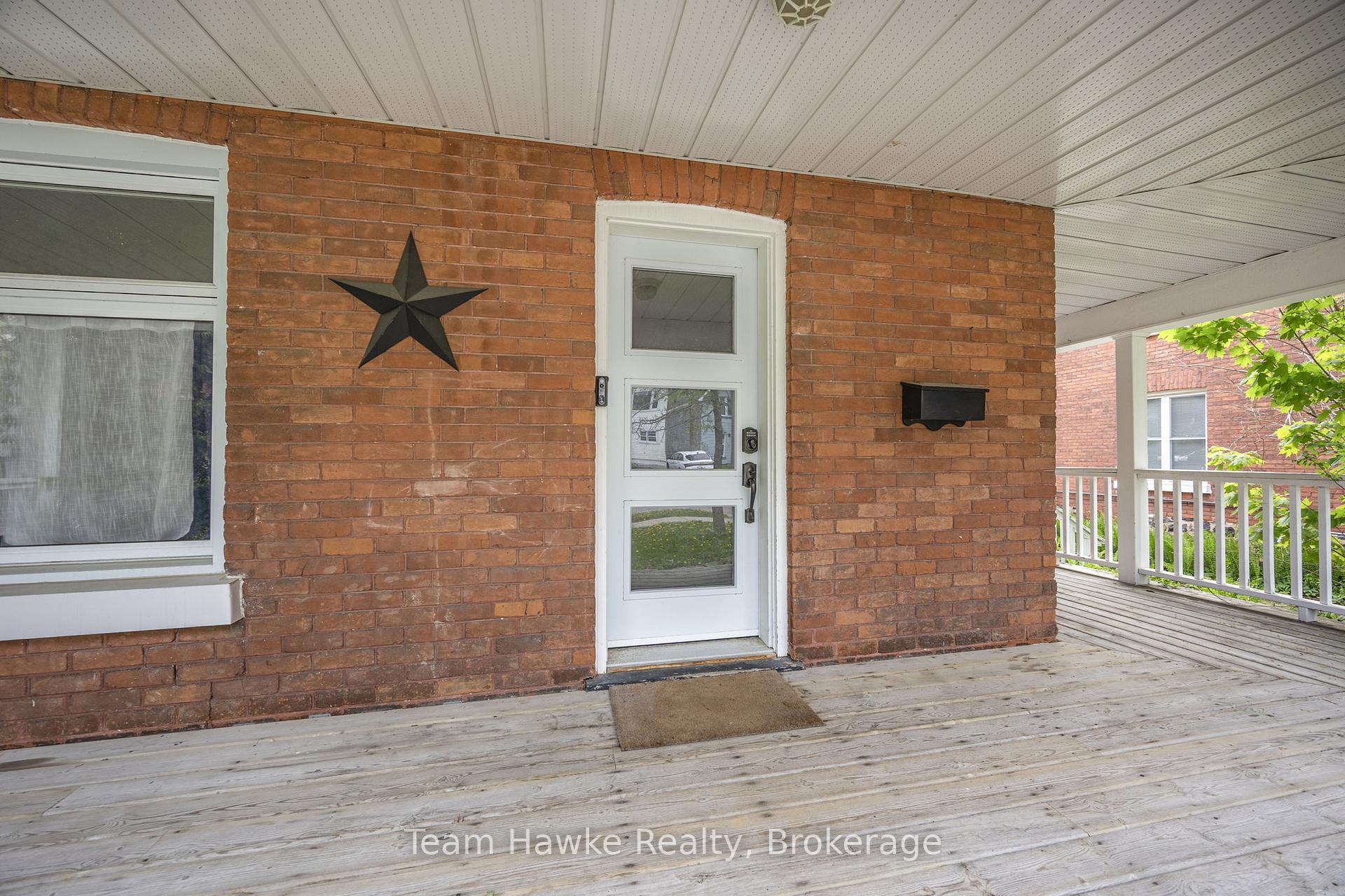 Photo 4 of 389 Mildred Street, Midland — HOMEH