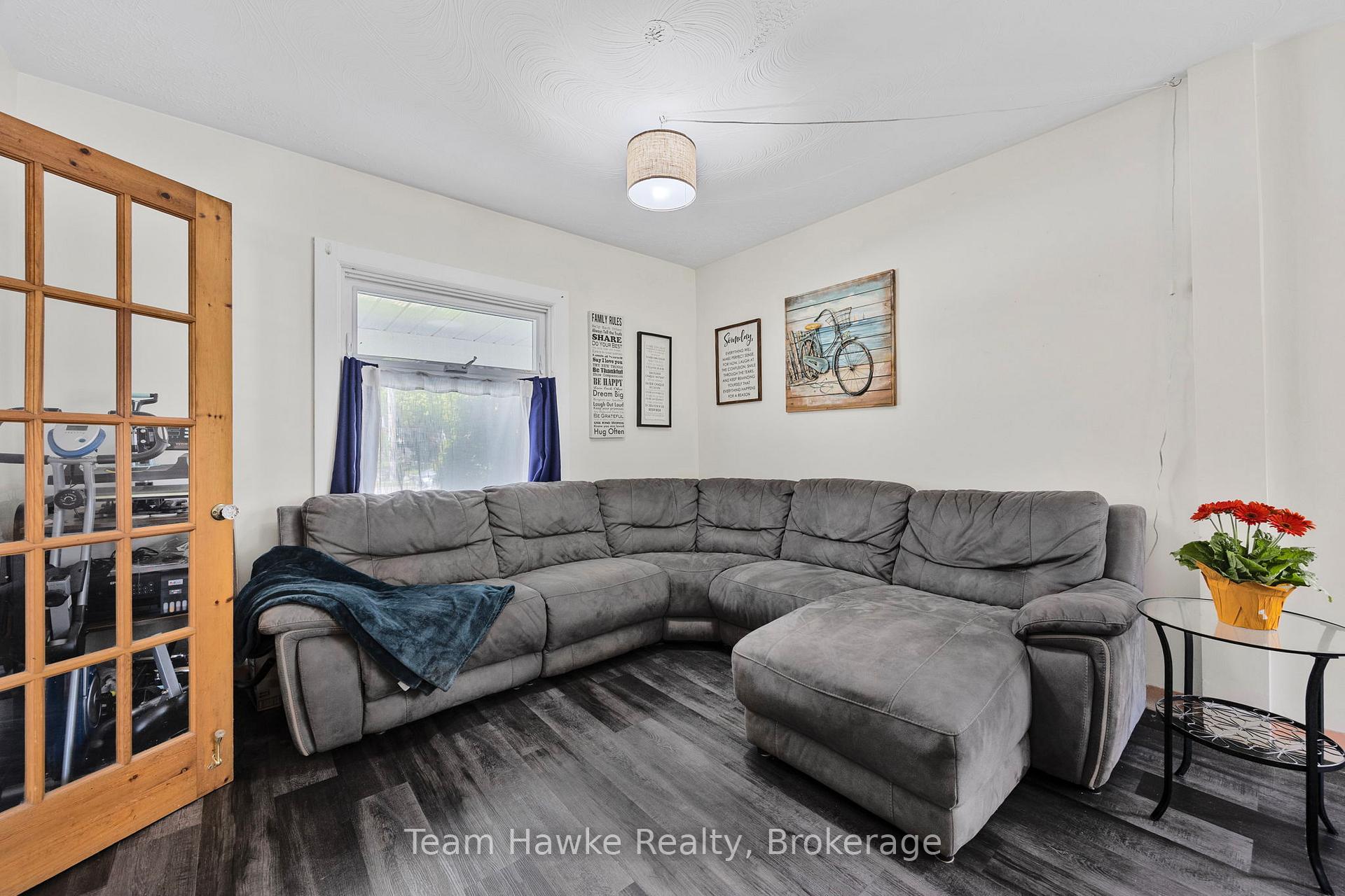 Photo 7 of 389 Mildred Street, Midland — HOMEH
