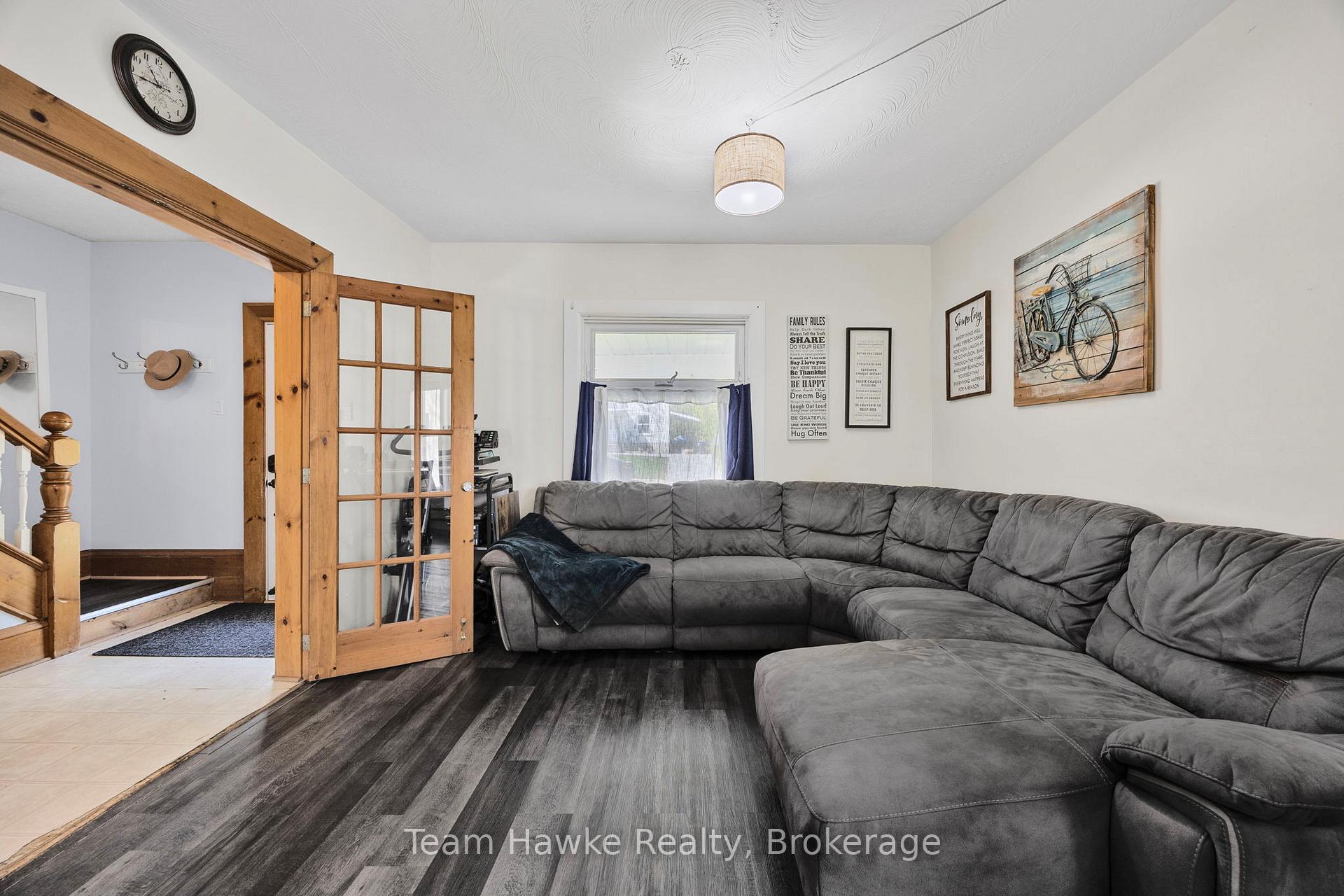 Photo 8 of 389 Mildred Street, Midland — HOMEH
